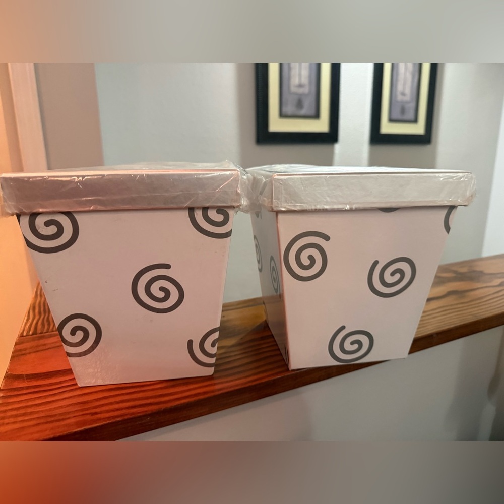 NEW Set of Spiral Patterned White and Silver Decorative Boxes